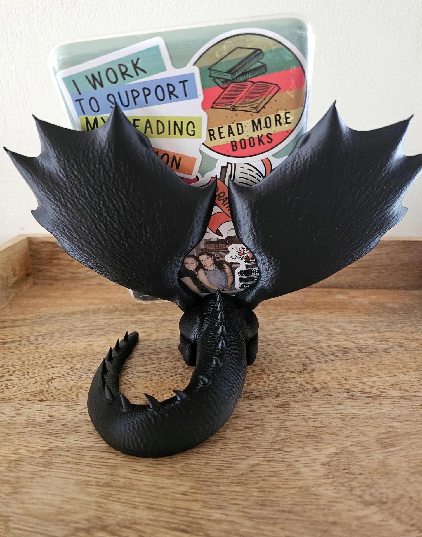 Dragon kindle stand